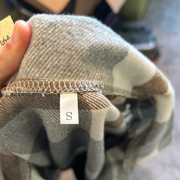 Grey brown and white button down shacket - Picture 4 of 4